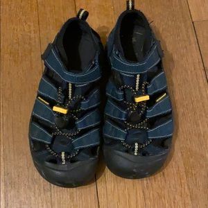 Size 1 Keen Sandals in GUC